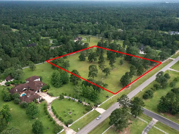 15477 Crown Oaks Dr, Montgomery, TX 77316