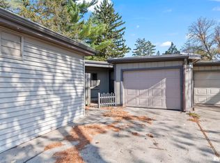 6600 S 6th St, Springfield, IL 62703