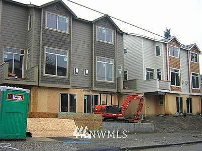 1st image of 4318 8th Avenue NE #B