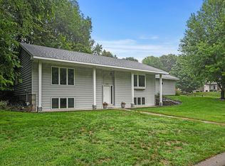 408 Creek Side Dr SE, Saint Michael, MN 55376