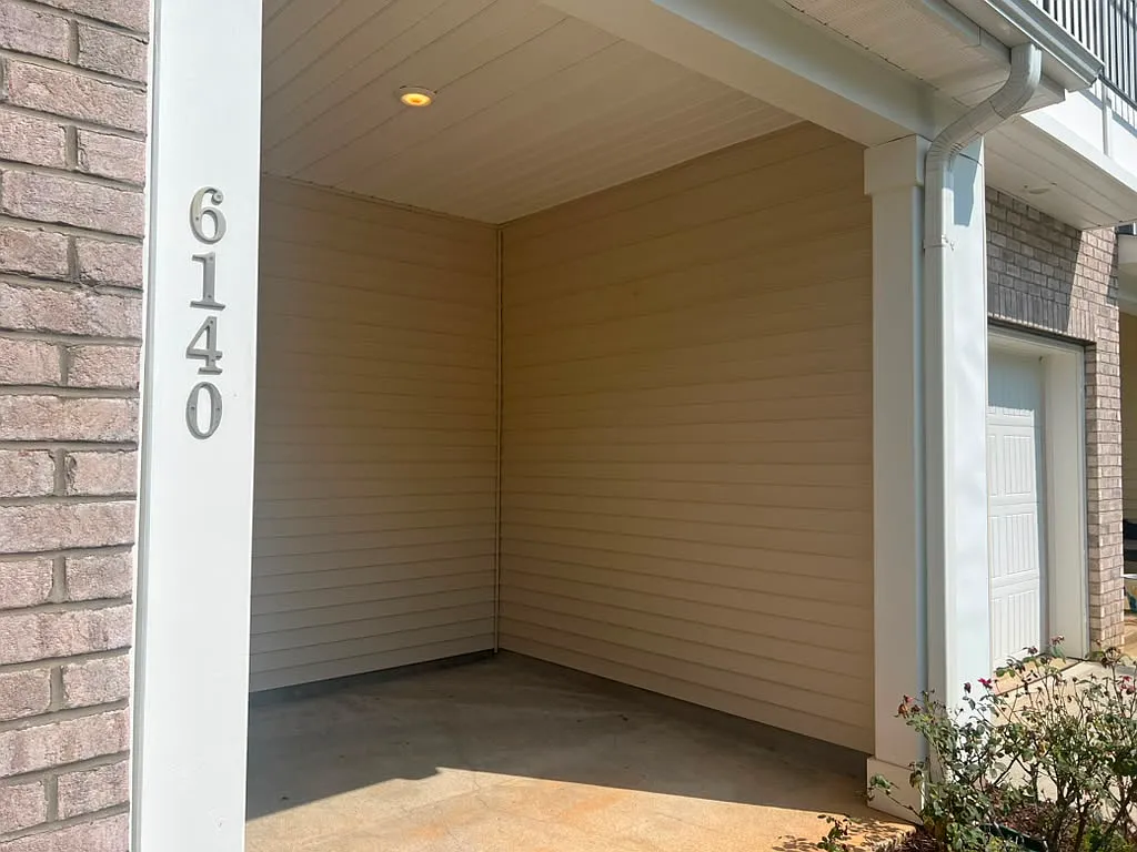 3 bed, 2.5 bath, 1745 sqft, $1,895 — Photo 2