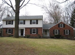 6 Graffunder Dr, Menands, NY 12204
