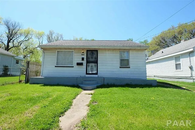 2320 W Howett St photo 1