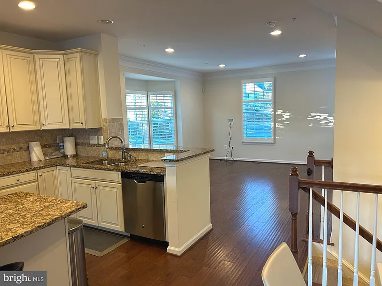 13312 Waterford Hills Blvd — Photo 16