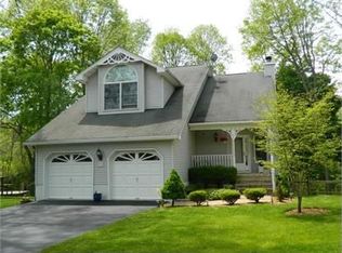 32 Rachel Ct, Clinton, NJ 08809