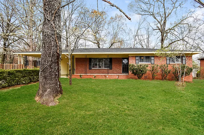3 bed, 2.0 bath, 1462 sqft, $1,595 — Photo 1