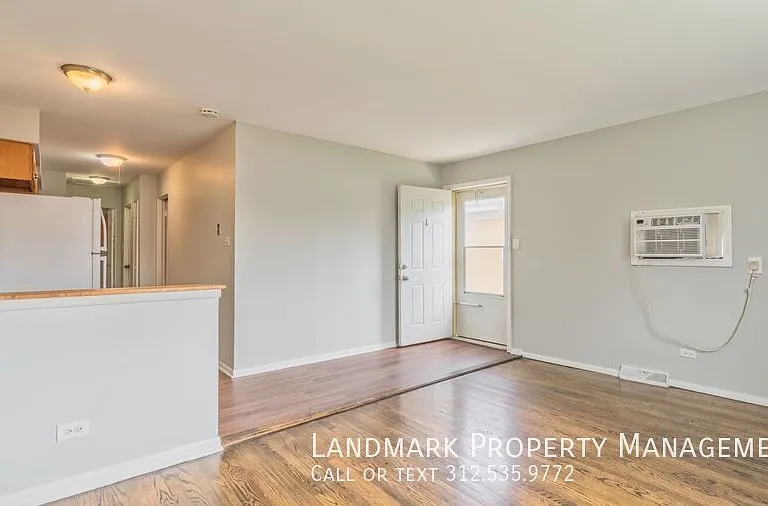 440 W Division St — Photo 7