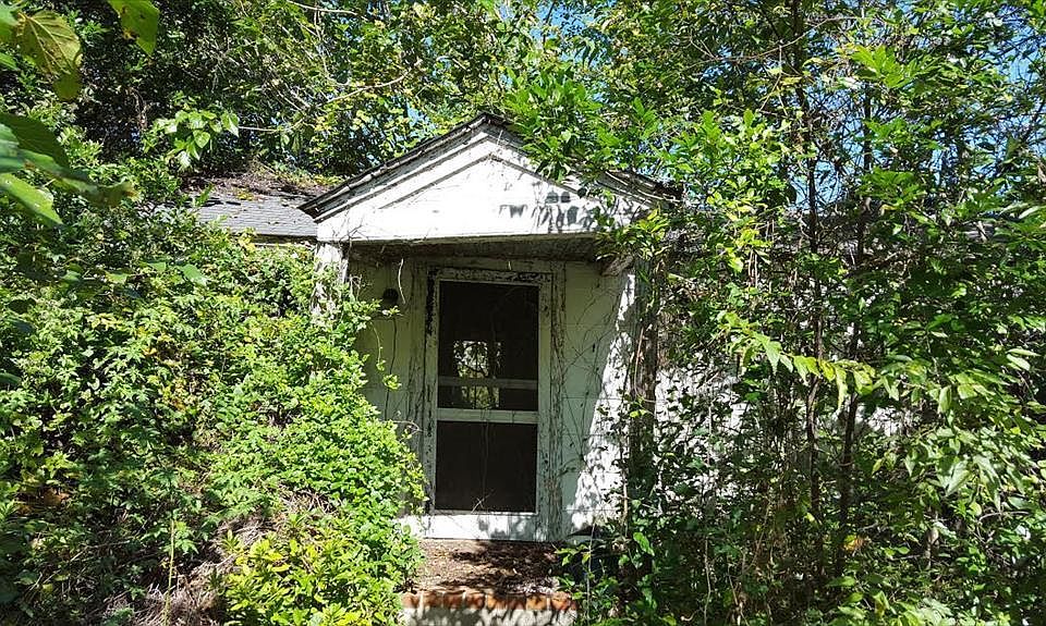 2nd image of 1213 Gregg Ave