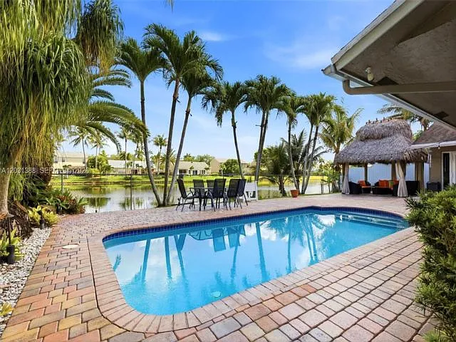 10227 SW 49th Ct — Photo 1
