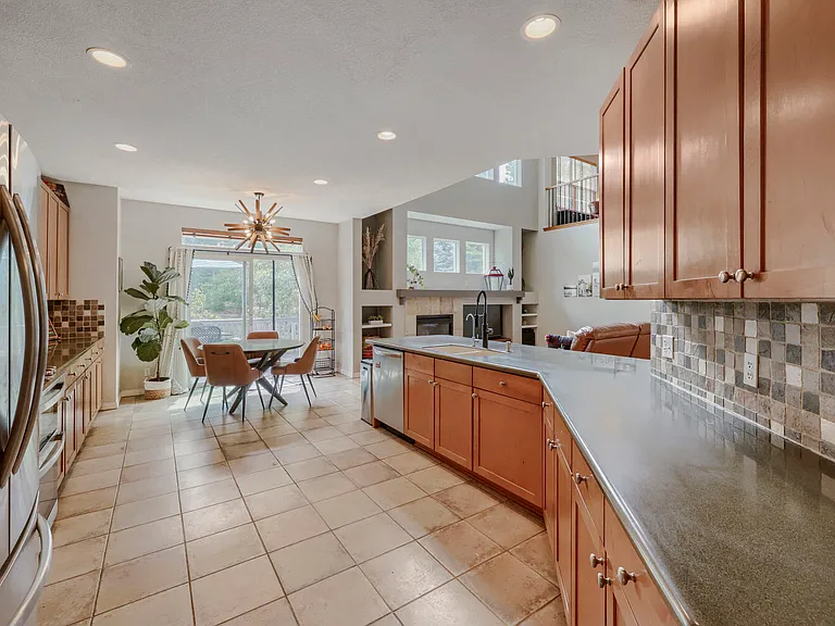 3808 Sunchase Dr — Photo 10