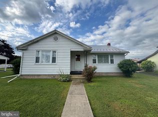 513 E Chestnut St, Hegins, PA 17938
