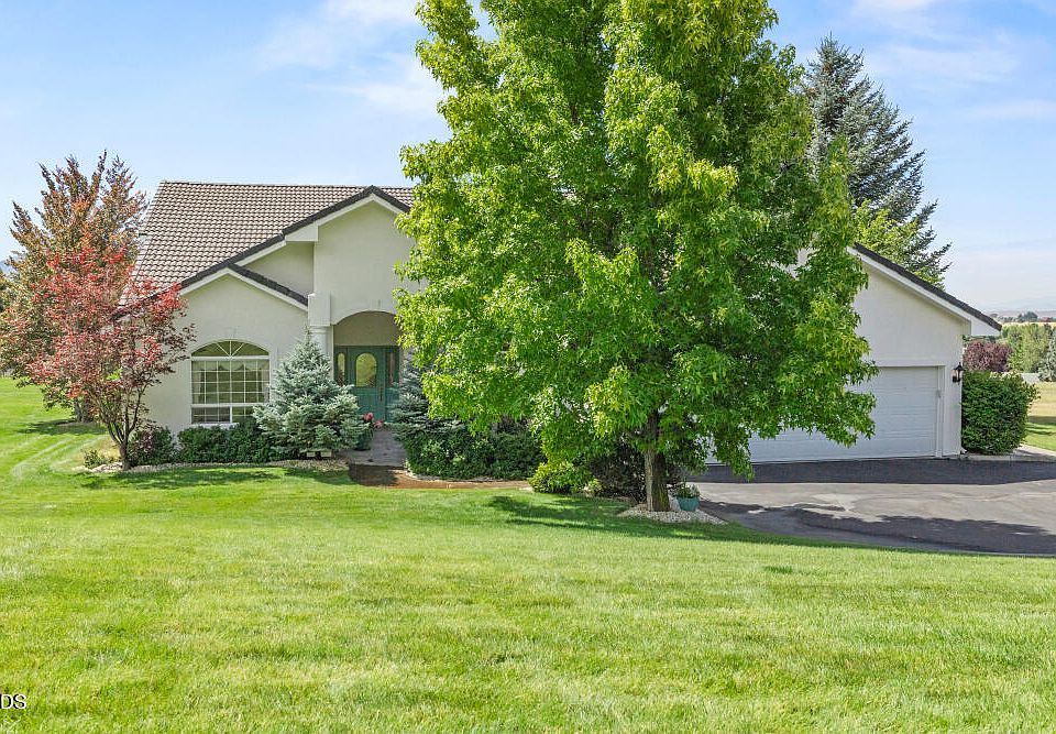 1st image of 9456 Greenbriar Dr