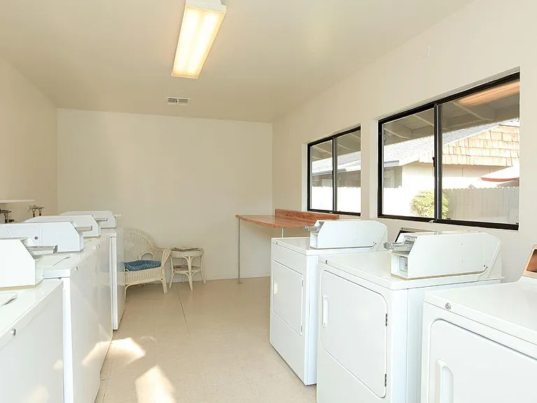 1050 Minnewawa Ave — Photo 33
