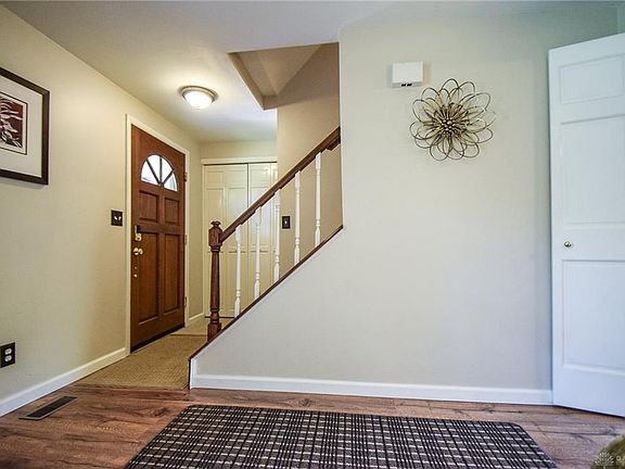 4th image of 632 W Stroop Rd