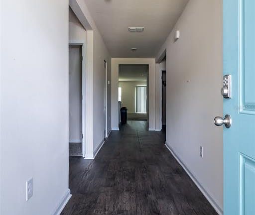 3rd image of 32 ROYAL OAK DRIVE