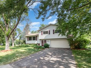 961 Dawn Ave, Shoreview, MN 55126