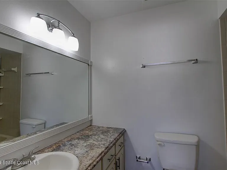 283 E Towne Pl — Photo 24