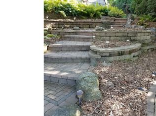 4766 Beacon Hill Rd, Eagan, MN 55122