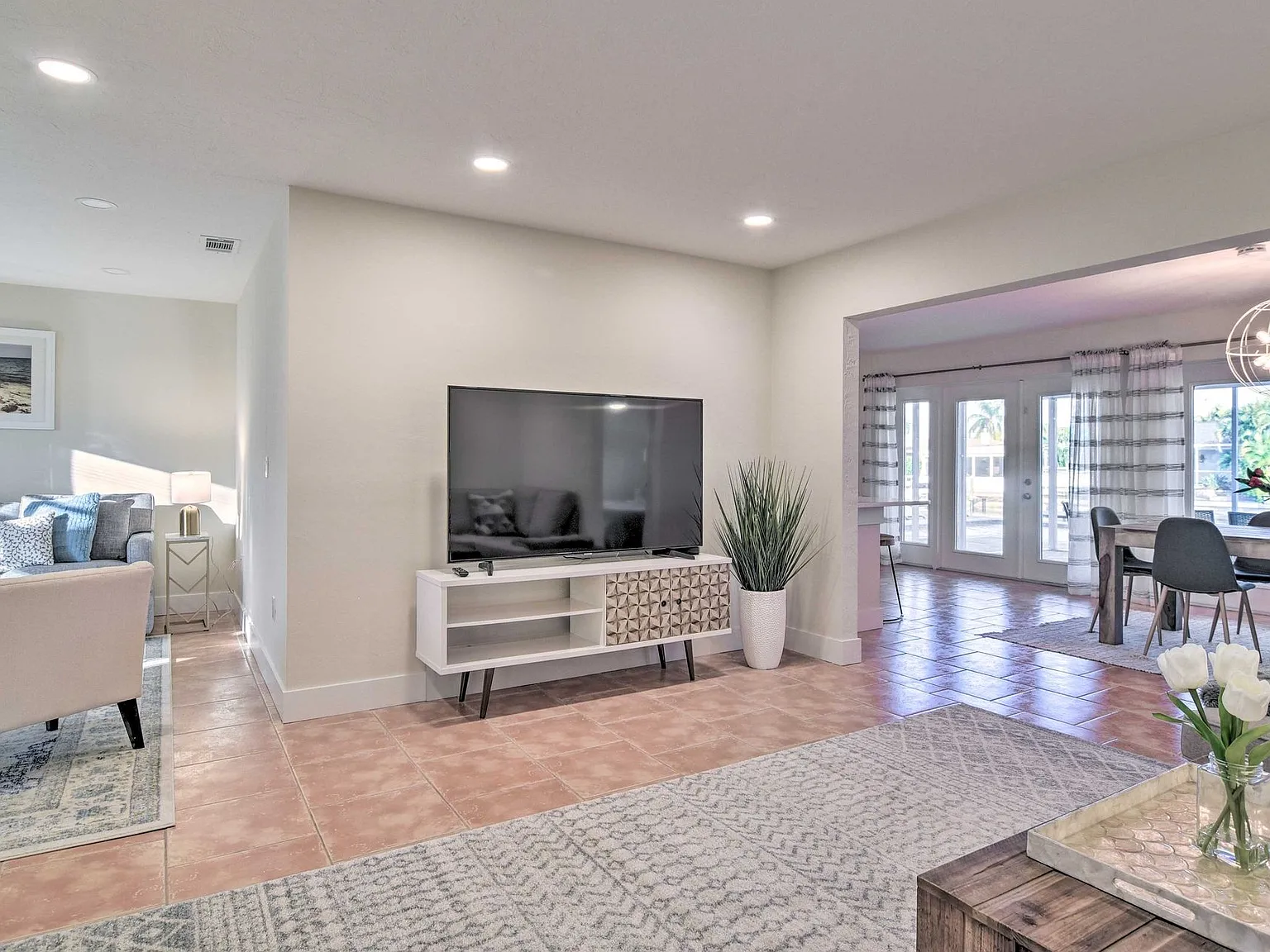 3 bed, 1874 sqft, $5,500 — Photo 4