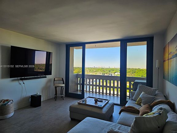 3rd image of 90 Edgewater Dr APT 1219