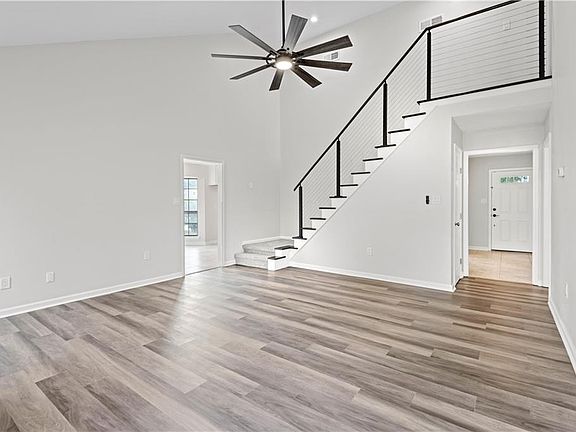 5th image of 213 Bedford St