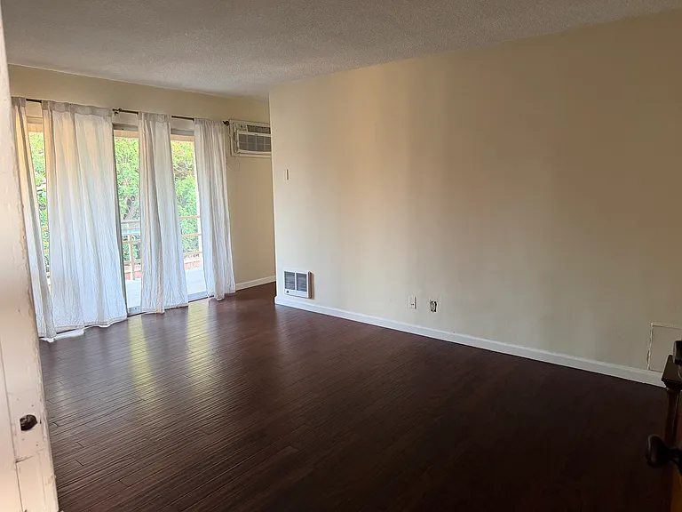 540 Evergreen St — Photo 3