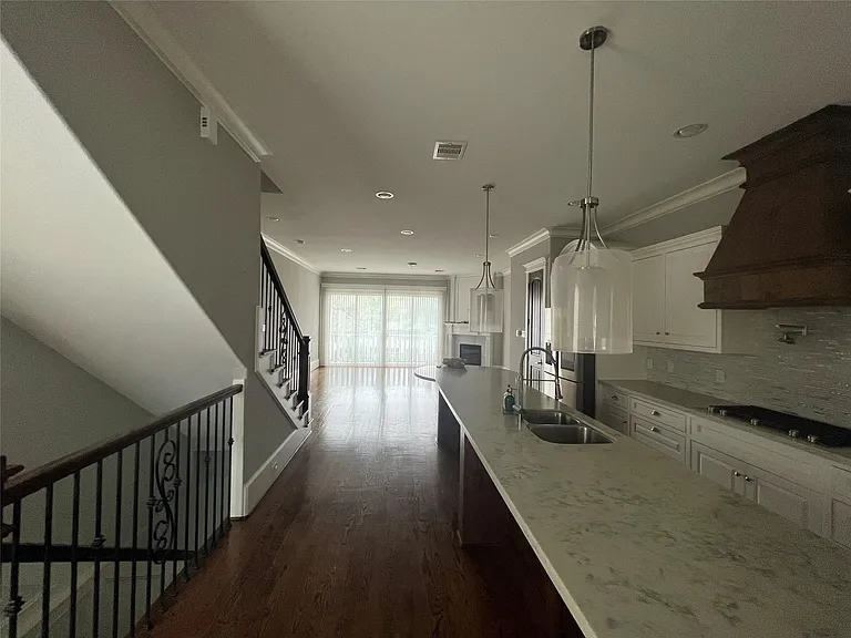 238 W 24th St — Photo 21