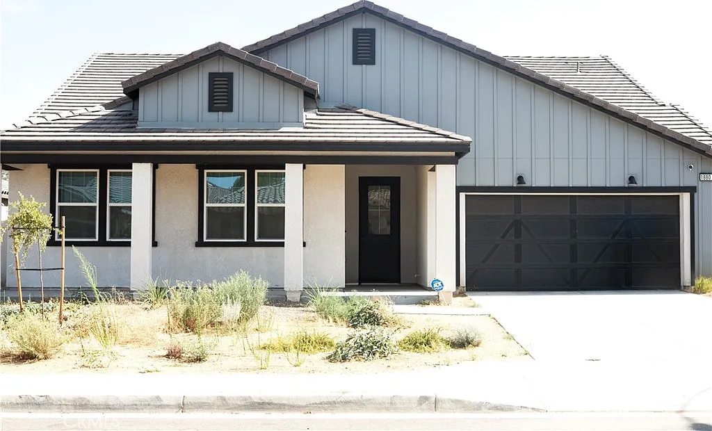 4 bed, 2406 sqft, $4,600 — Photo 1