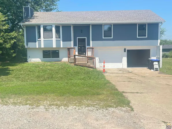 8130 SW 23rd St, Topeka, KS 66614