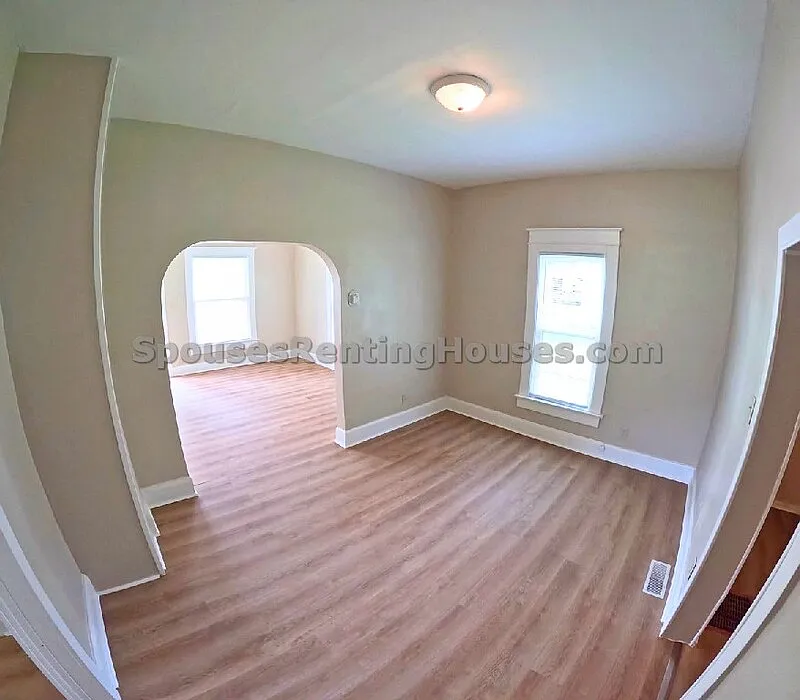 2 bed, 1.0 bath, $850 — Photo 3