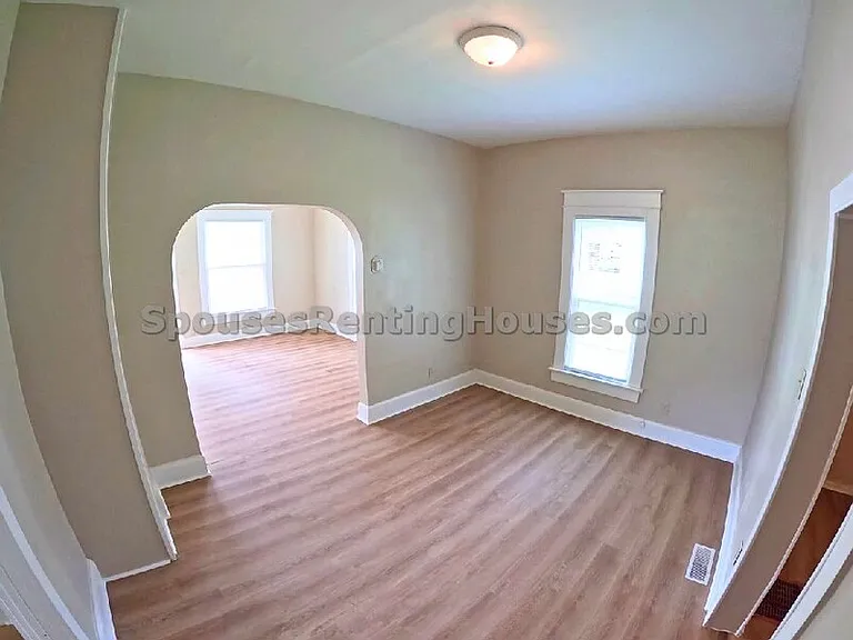 2336 Sycamore St — Photo 3