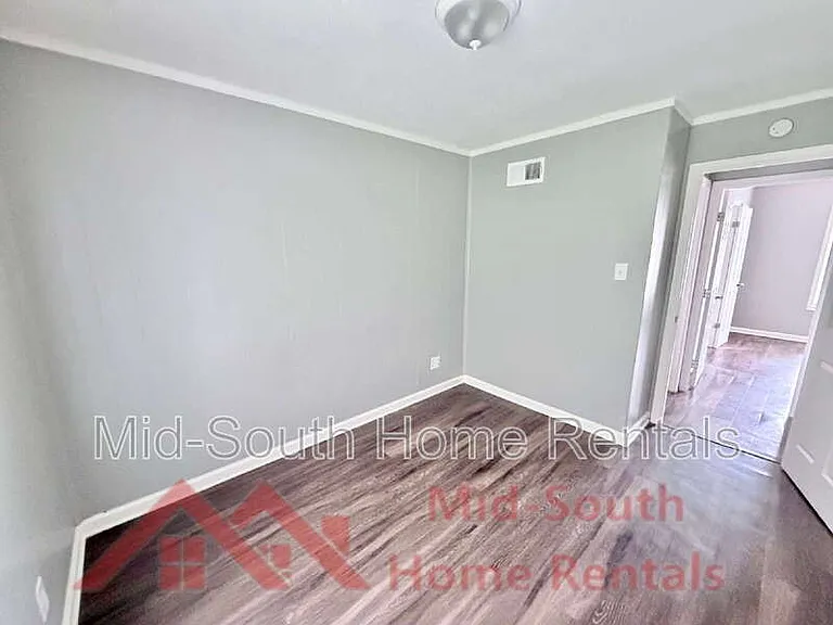 1270 Chickamauga Ave — Photo 16