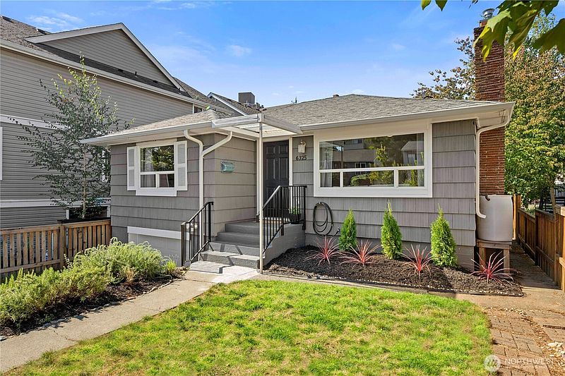 4th image of 6325 42nd Avenue SW