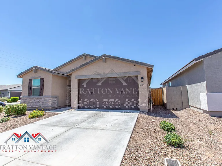 2898 E Kim Dr — Photo 2