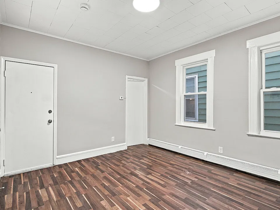 195-197 Sylvan Ave #2