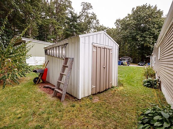4th image of 27 Williams Way