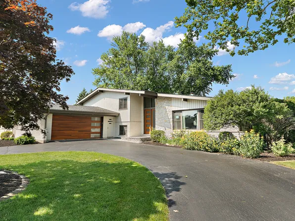 12932 S Comanche Dr, Palos Heights, IL 60463