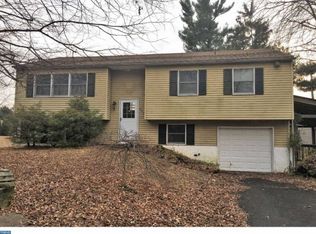 542 Gables Ct, Langhorne, PA 19047