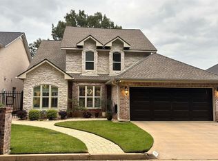 13 Oak Creek Ridge Dr, Longview, TX 75605