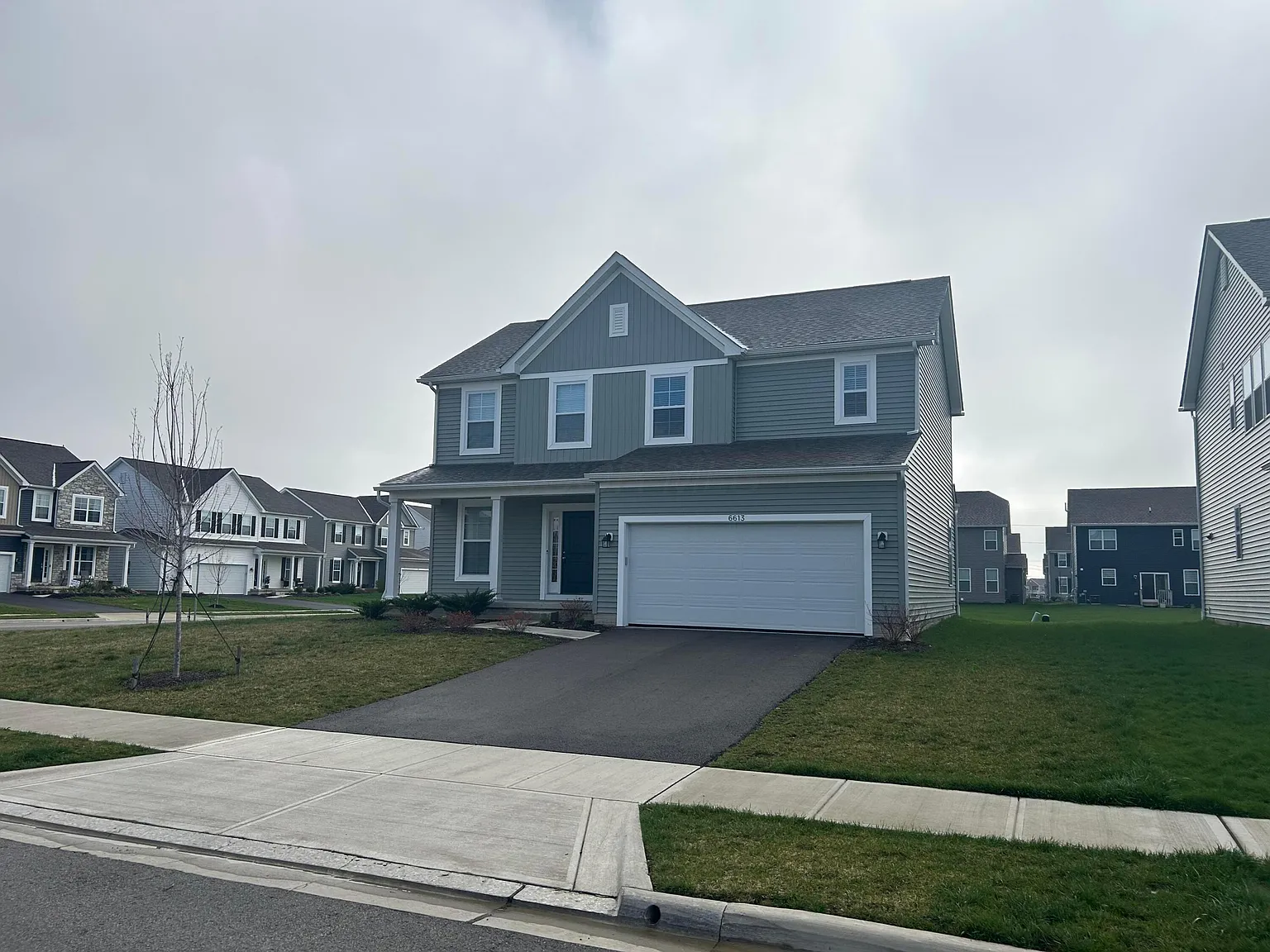 3 bed, 2.5 bath, 2070 sqft, $2,950 — Photo 2