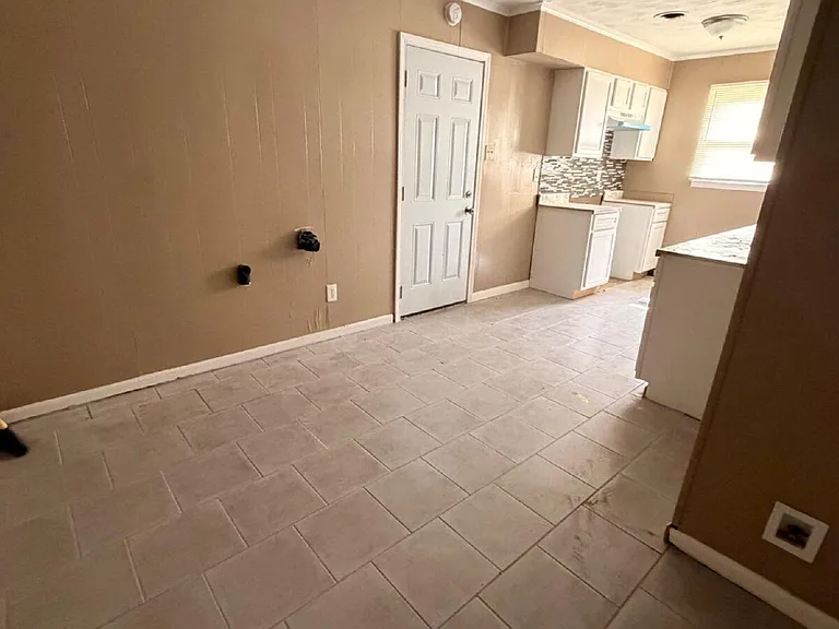 3692 Irma St — Photo 3