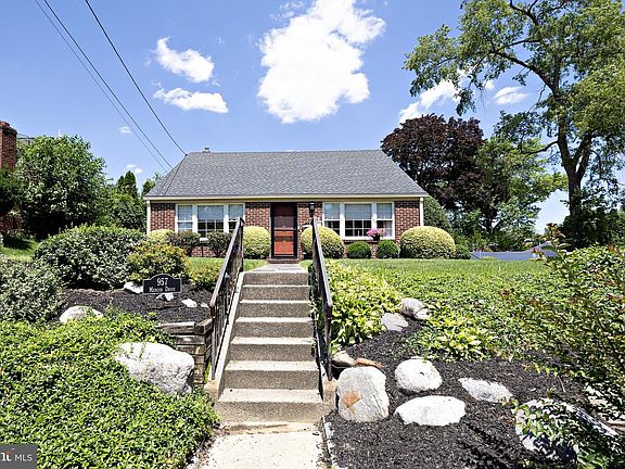 2nd image of 957 Mercer Dr