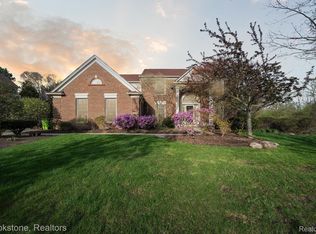 2201 Timberridge Dr, West Bloomfield, MI 48324