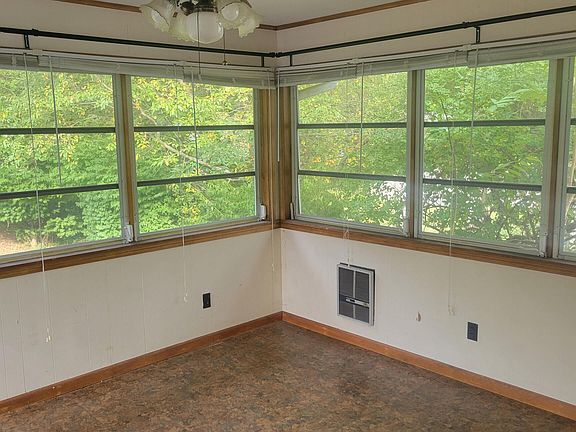 4th image of 160 Wilmot Road