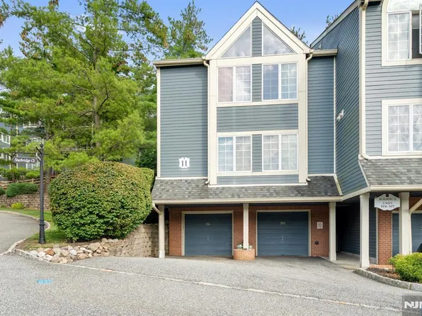 304 Sturbridge Ct, Ramsey, NJ 07446