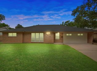 5011 Redstart St, Houston, TX 77035