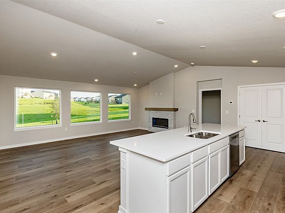 3rd image of 16514 Ironwood Ln