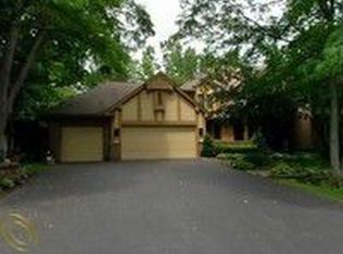 4969 Oak Holw, West Bloomfield, MI 48323