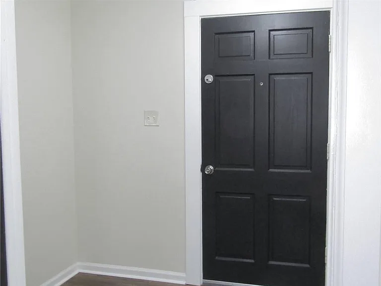 129 Fountain Dr — Photo 3
