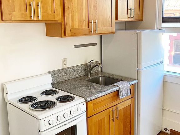 4th image of 102 N Hotel St #3B